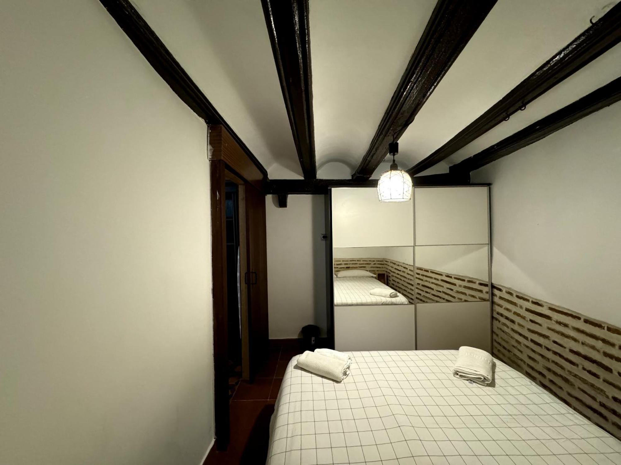 Luxury, Design, Relax, In Historical Street Lift * Valencia