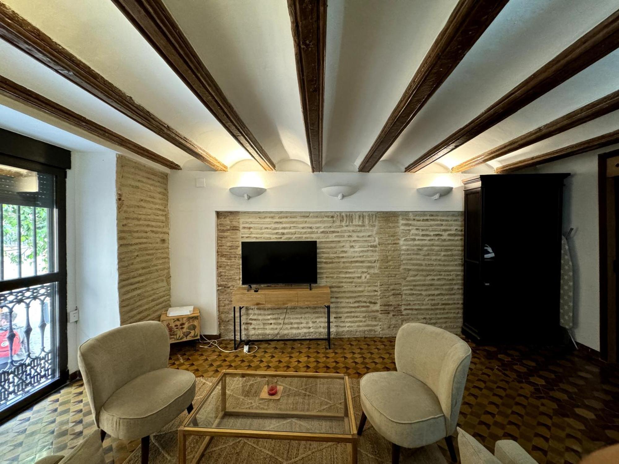 Luxury, Design, Relax, In Historical Street Lift Apartment *